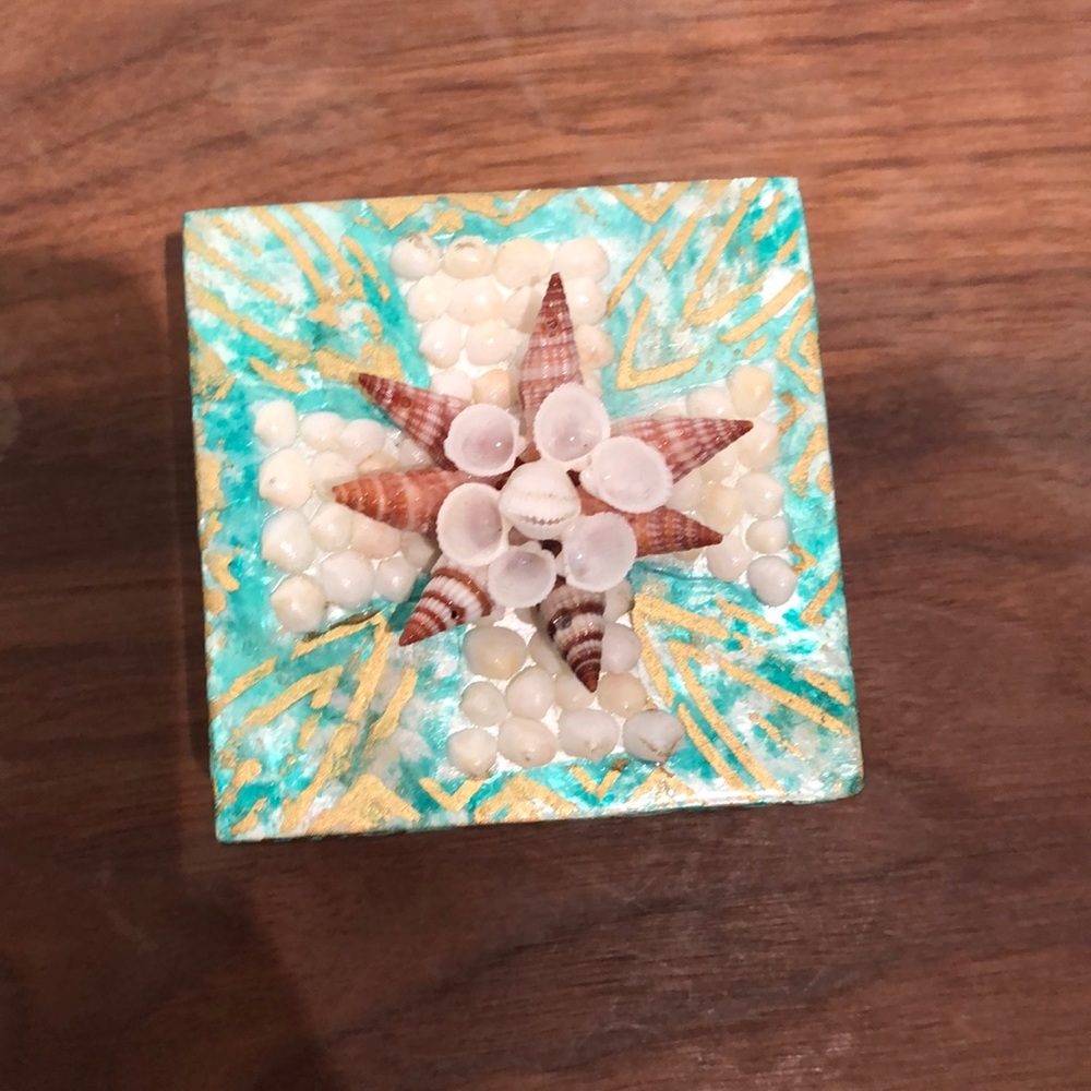 Shell trinket box - Picture 3 of 3